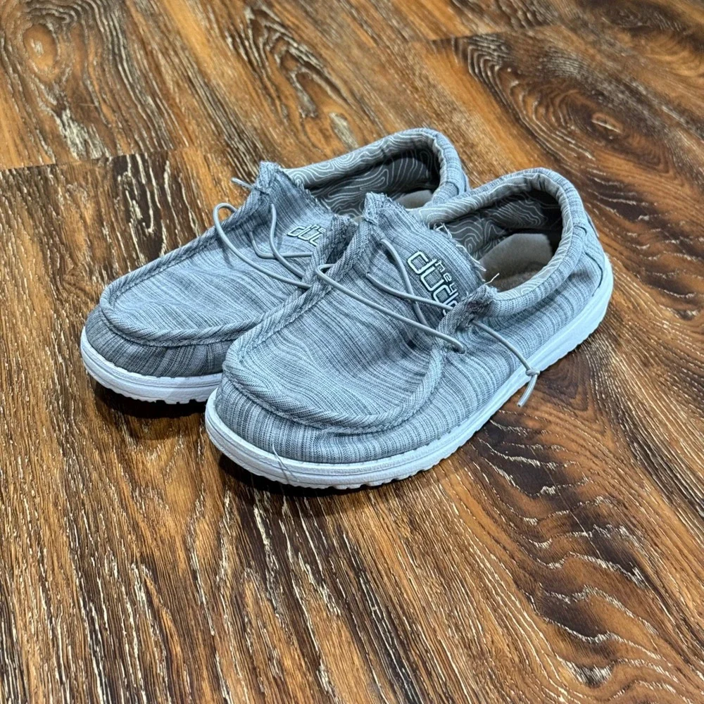 Hey Dude Wally Youth Linen Stone Grey Slip On Loafers Shoes 130130704 Size 5Y 6L